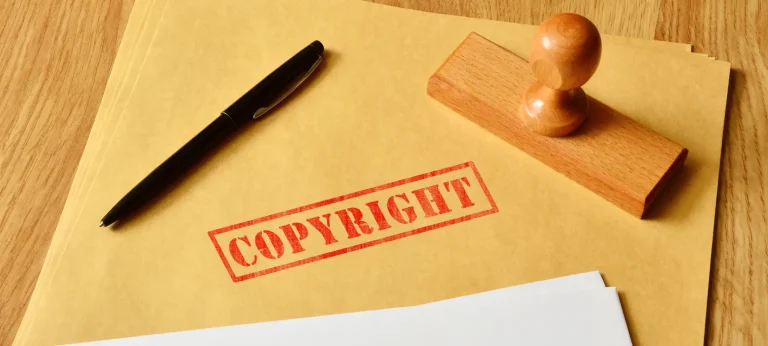 المحكمة العليا الأميركية تتجنب حسم حقوق نشر الأعمال بالذكاء الاصطناعي