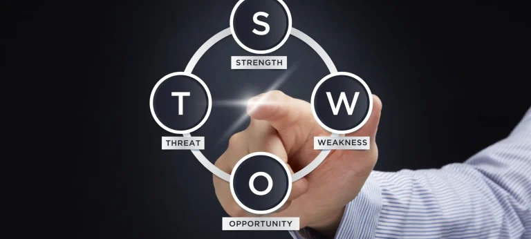 تحليل SWOT لشركة NICE رائدة تجارب العملاء تواجه تحديات النمو