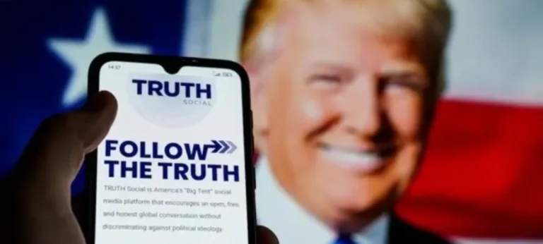 ترامب يطلق محرك بحث ذكاء صناعي من Perplexity عبر Truth Social