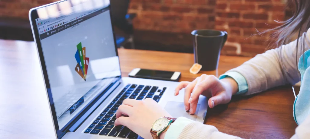 الربح من تصميم اللوجو