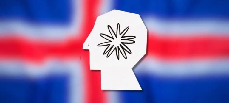 شراكة Anthropic وIcelandic لإطلاق تجربة للتعليم بذكاء صناعي