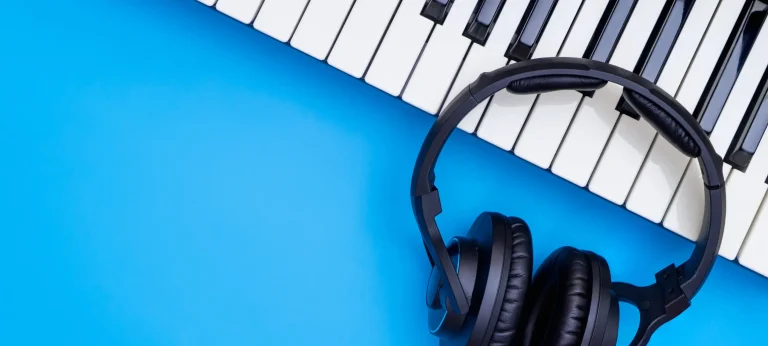 أمريكي يعترف بالاحتيال على منصات الموسيقى باستخدام الذكاء الاصطناعي