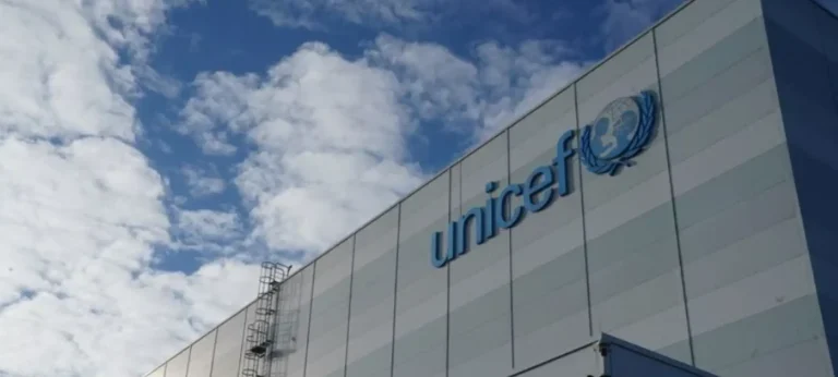 اليونيسف تطالب بتجريم محتوى الذكاء الاصطناعي المسيء للأطفال