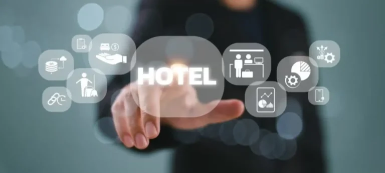 Curator تتعاون مع EHVA.ai لأتمتة خدمات الفنادق بذكاء صناعي