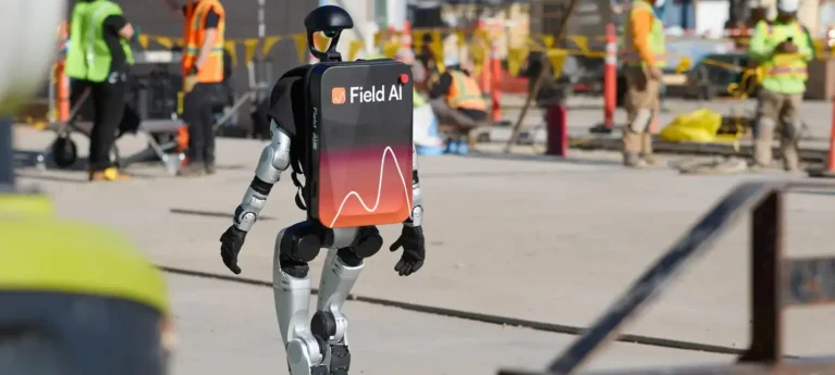 FieldAI تقترب من تقييم 10 مليارات دولار بفضل عقول الروبوتات